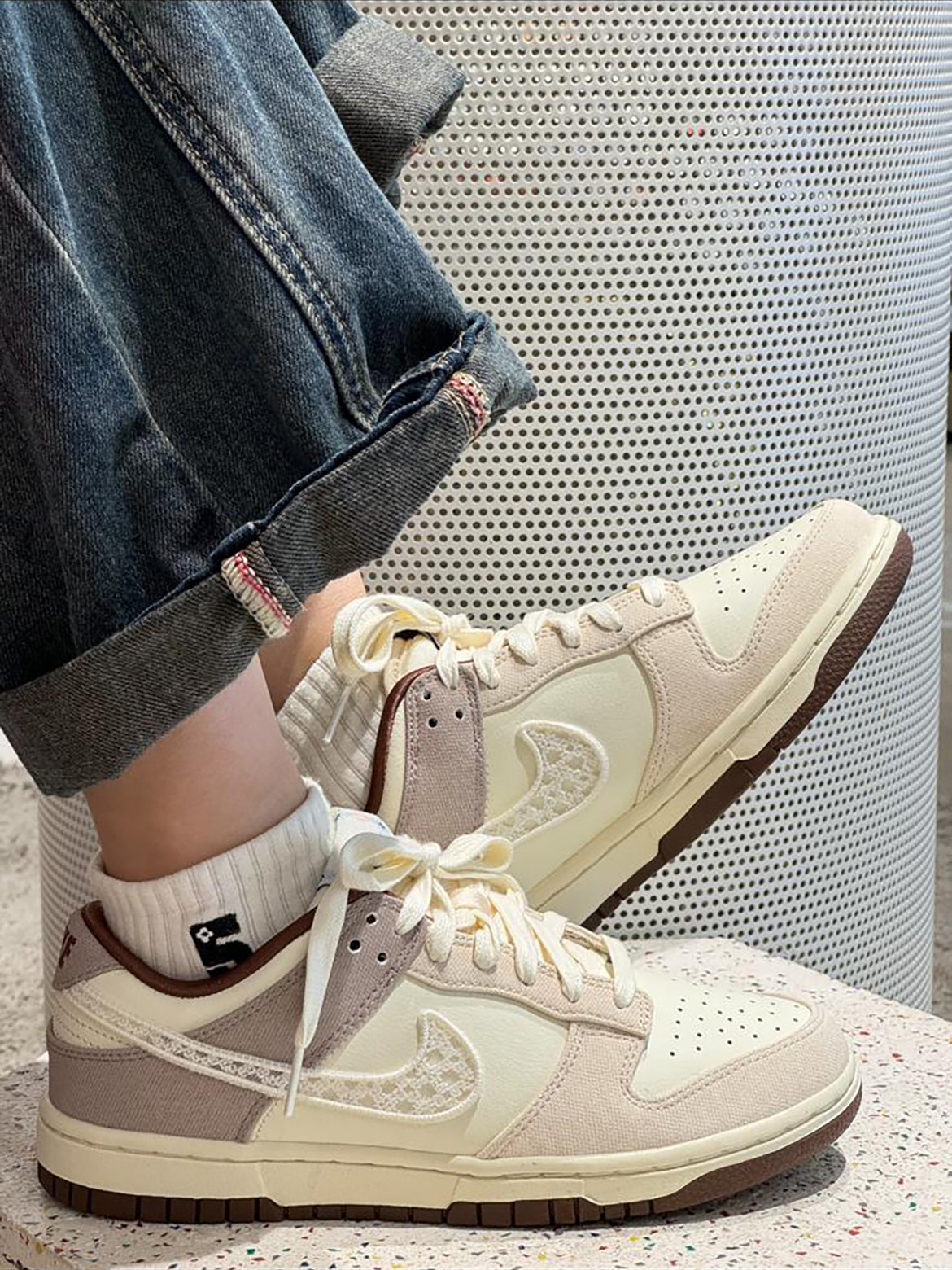 NIKE DUNK LOW | LACE SWOOSH