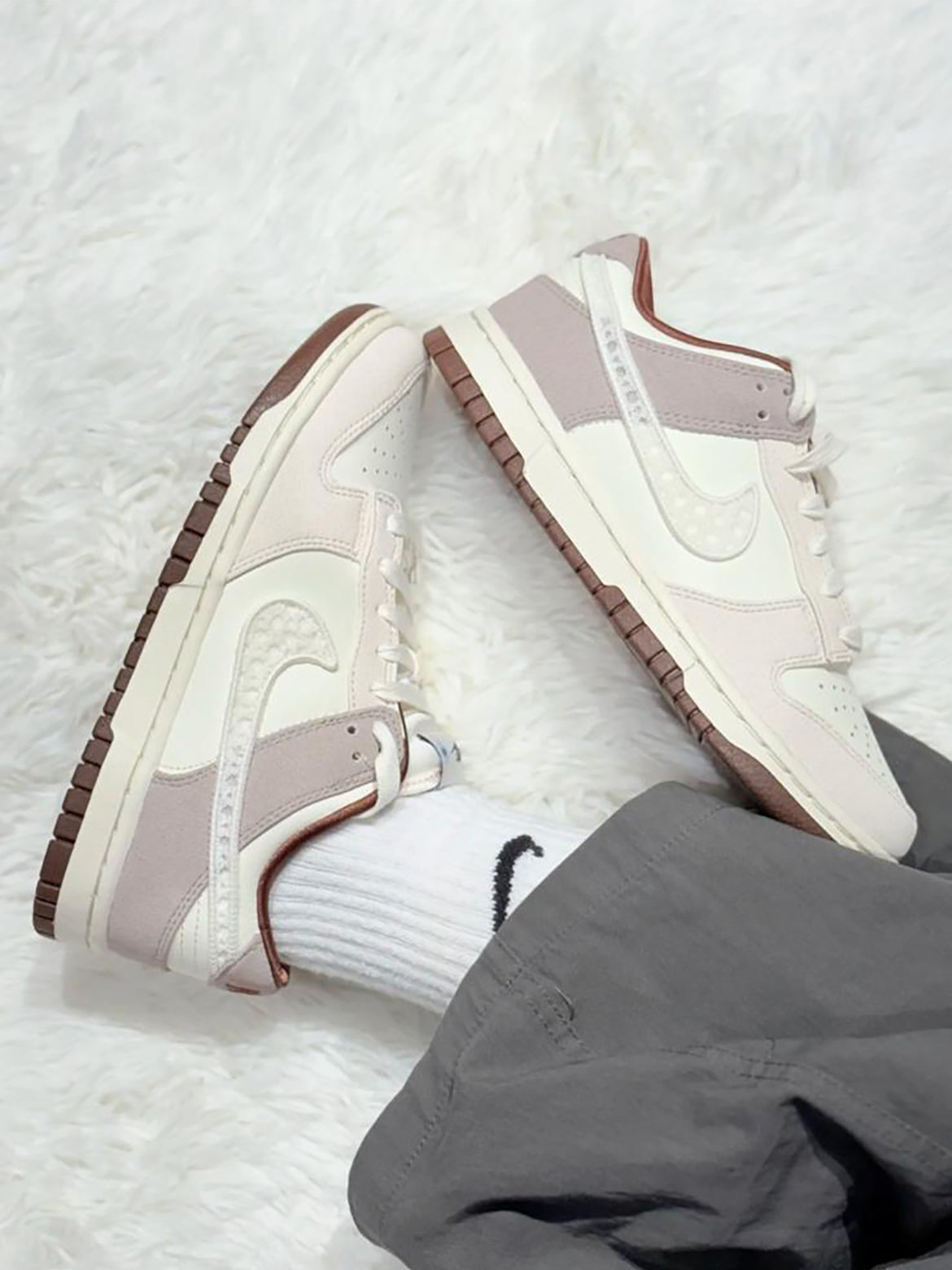 NIKE DUNK LOW | LACE SWOOSH