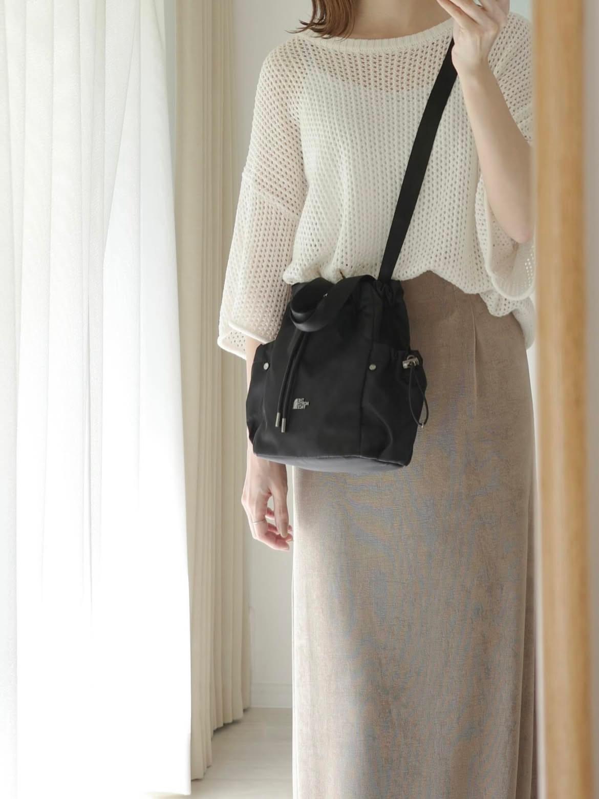 THE NORTH FACE MINI BUCKET BAG | BLACK