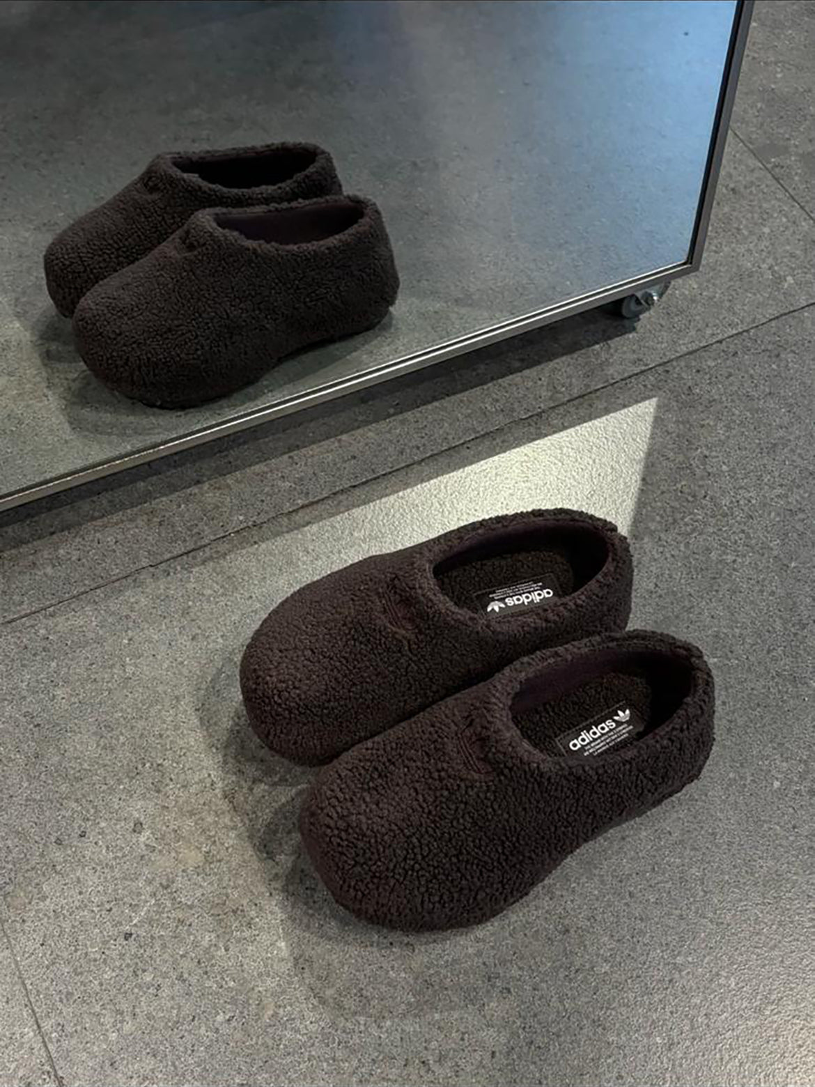 ADIDAS ADIFOM STAN MULE | 2 COLORS