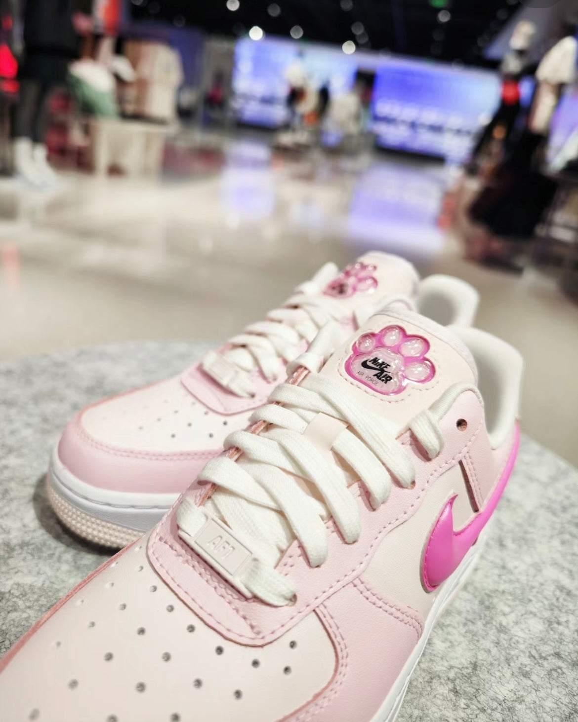 NIKE AIR FORCE 1 | BARBIE PINK