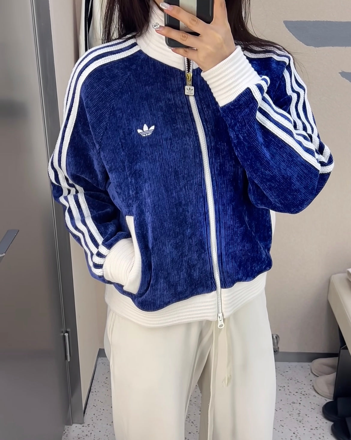 ADIDAS ORIGINALS 絲絨 JACKET | 2 COLORS