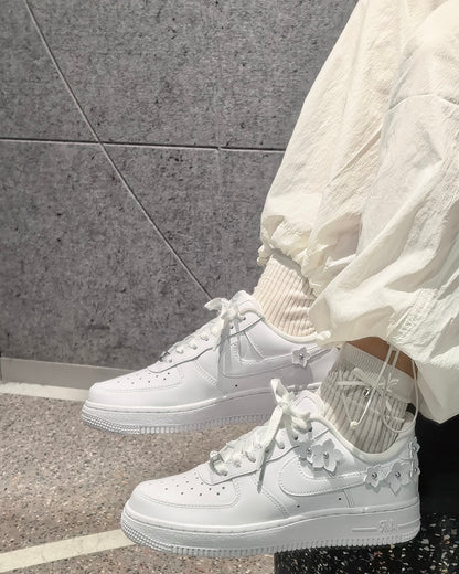 NIKE AIR FORCE 1 | WHITE FLOWER