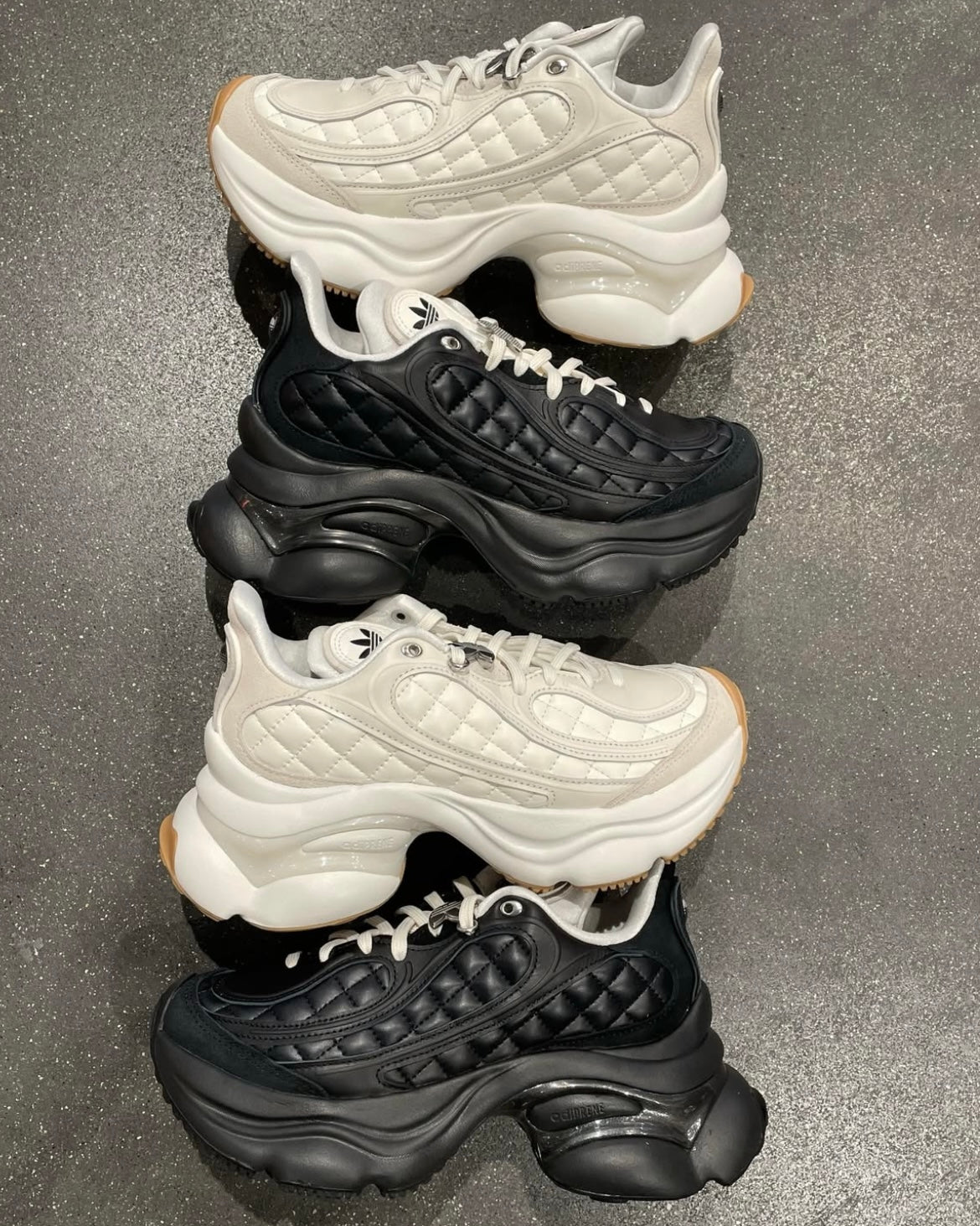ADIDAS OZVENUZ | BLACK CHECKERED 小香風