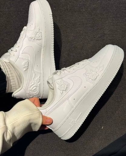 NIKE AIR FORCE 1 | EMBOSSED WHITE ROSE