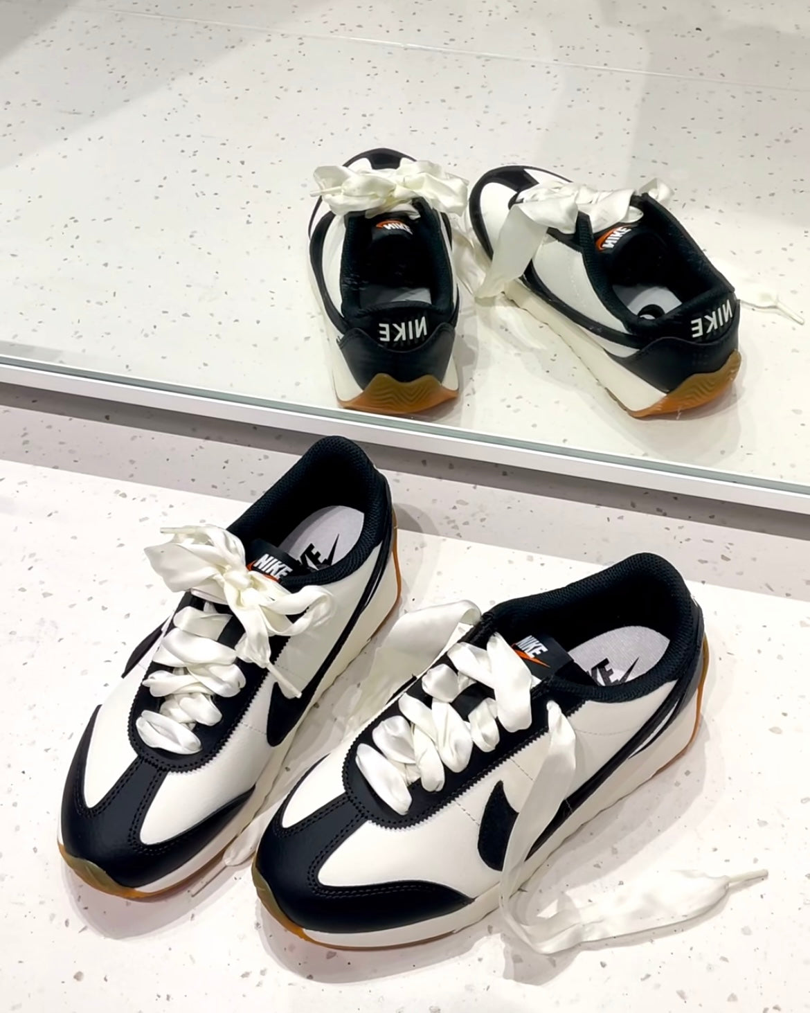 NIKE PACIFIC LTR | BLACK WHITE