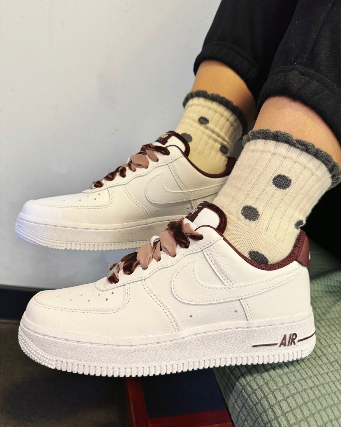 NIKE AIR FORCE 1 LACE | CHOCOLATE
