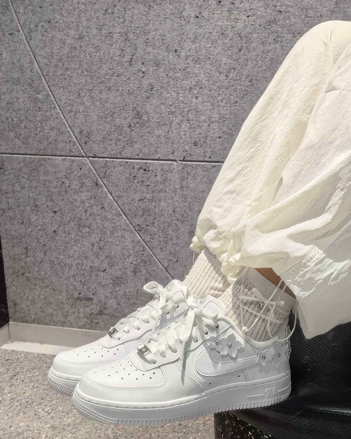 NIKE AIR FORCE 1 | WHITE FLOWER