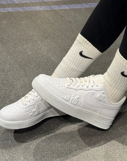 NIKE AIR FORCE 1 | EMBOSSED WHITE ROSE