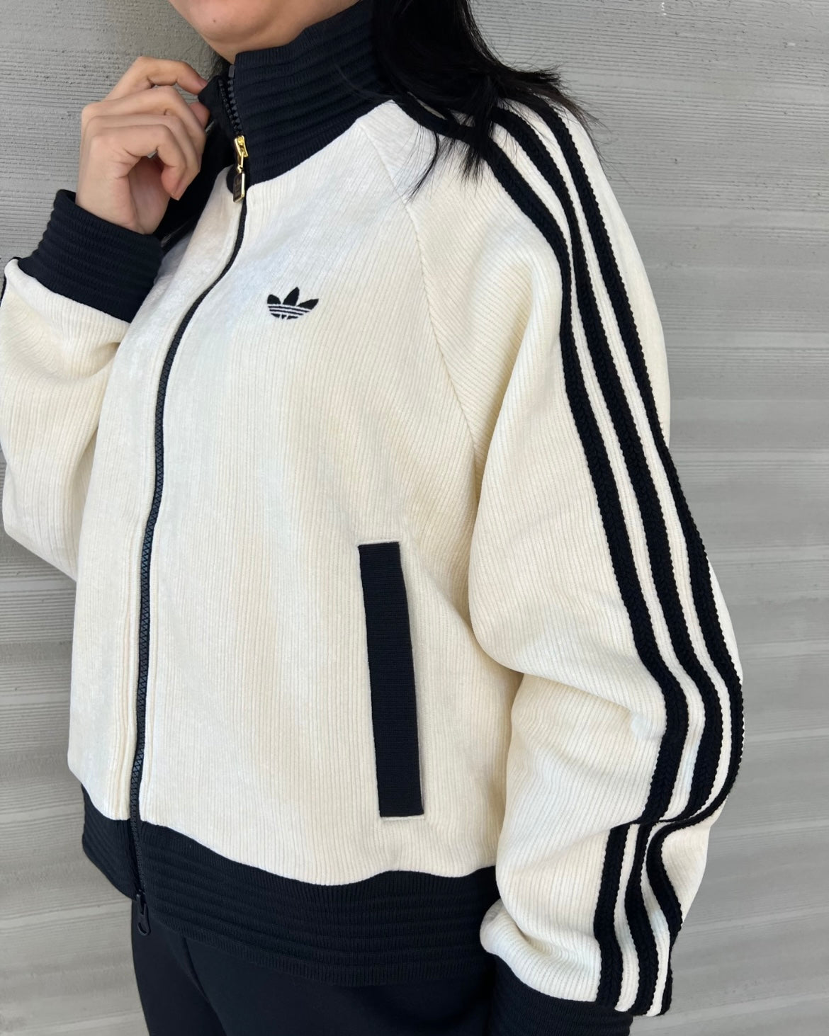 ADIDAS ORIGINALS 絲絨 JACKET | 2 COLORS