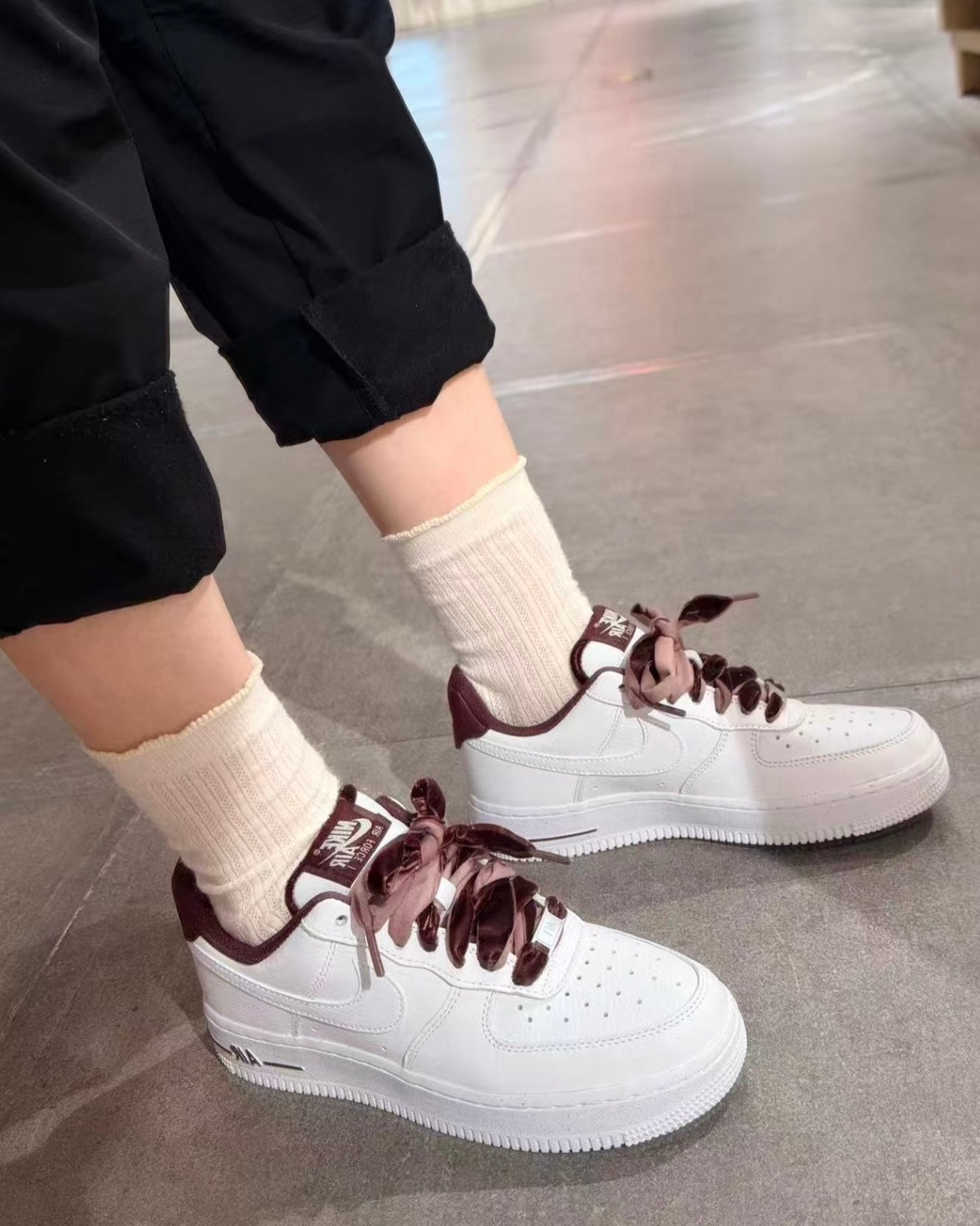 NIKE AIR FORCE 1 LACE | CHOCOLATE