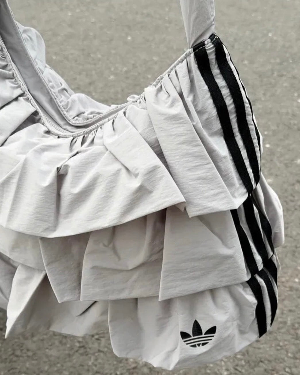 ADIDAS 百摺雲朵袋 | GREY