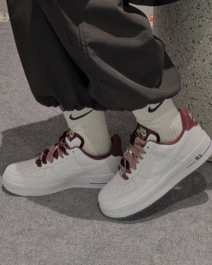 NIKE AIR FORCE 1 LACE | CHOCOLATE