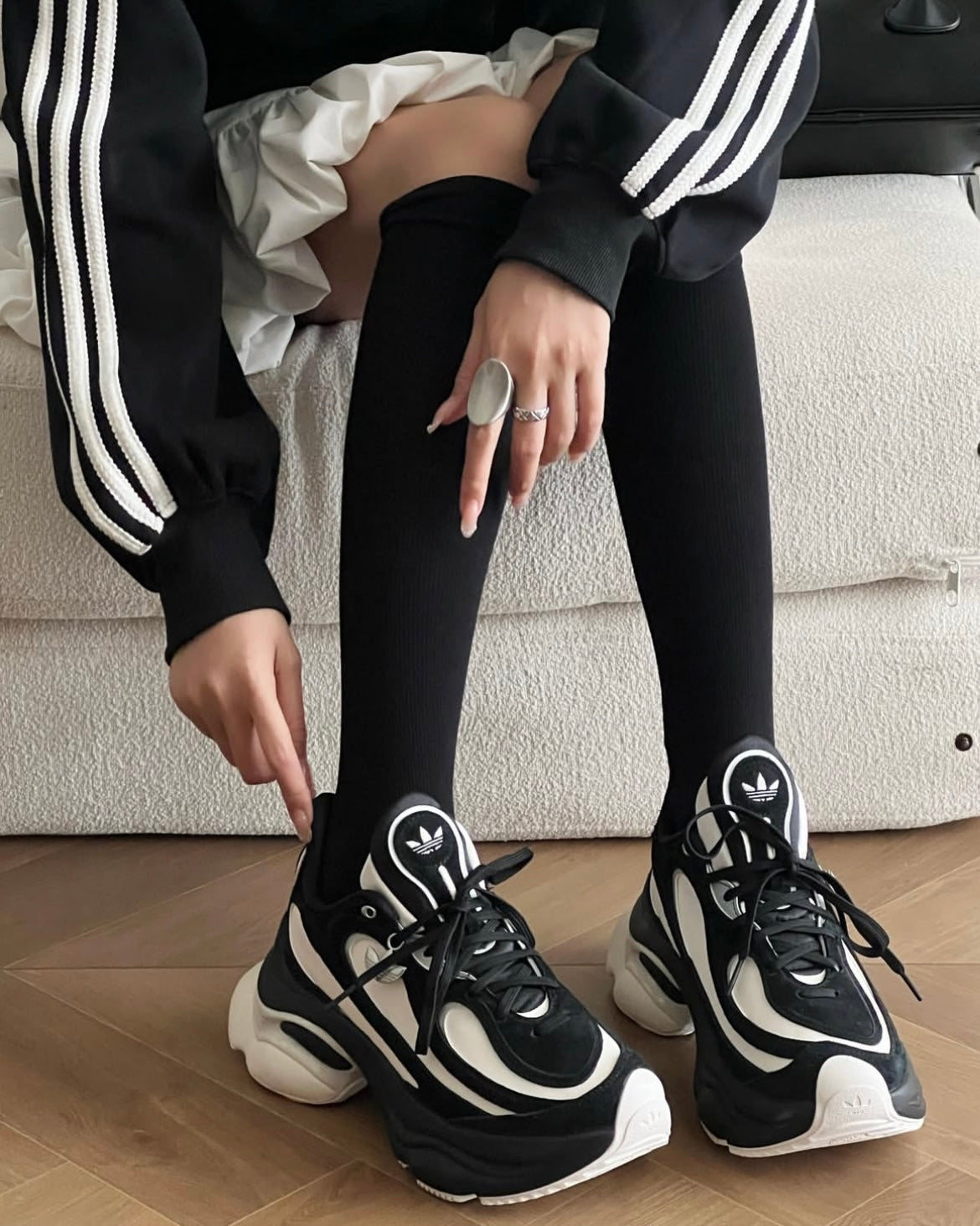 ADIDAS OZVENUZ | BLACK WHITE