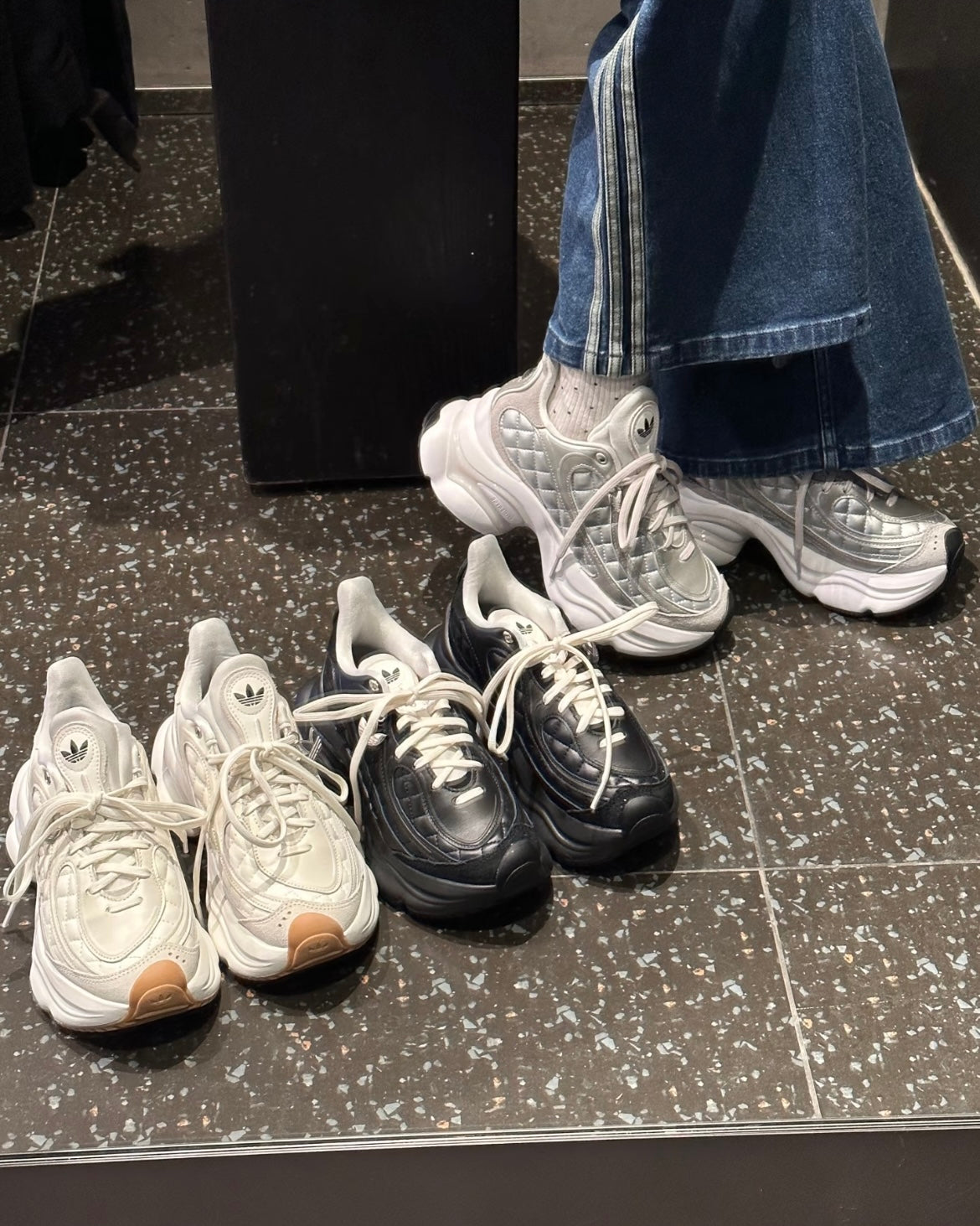 ADIDAS OZVENUZ | BLACK CHECKERED 小香風
