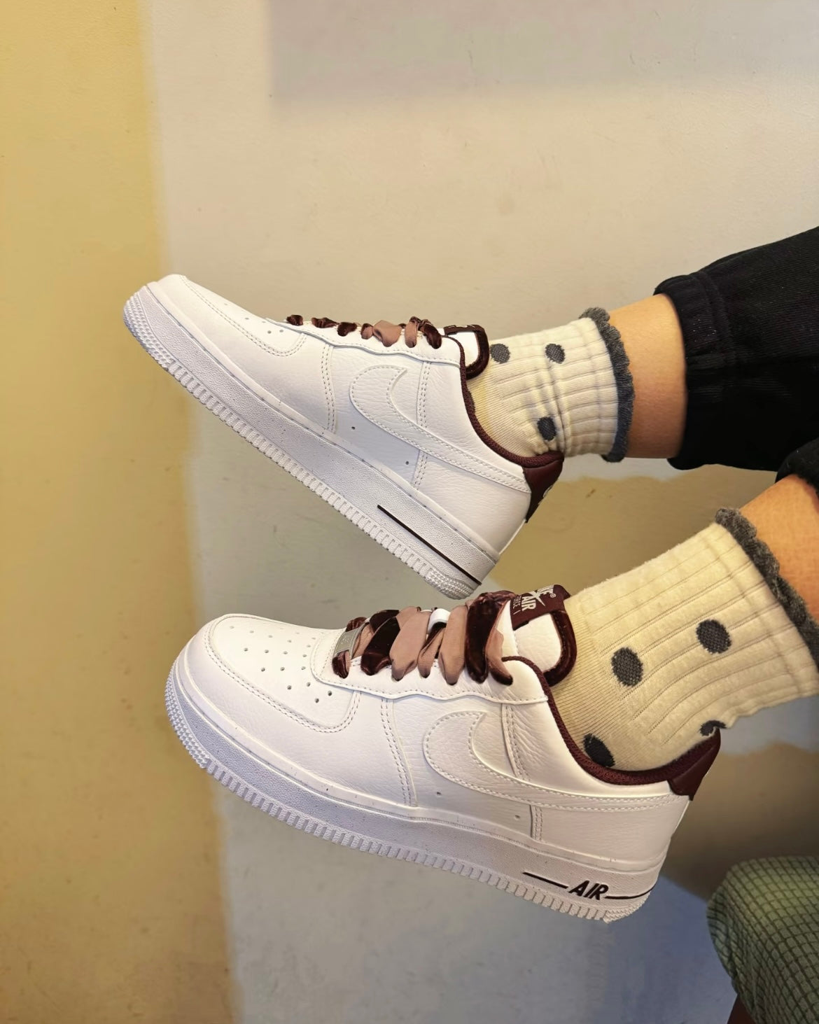 NIKE AIR FORCE 1 LACE | CHOCOLATE
