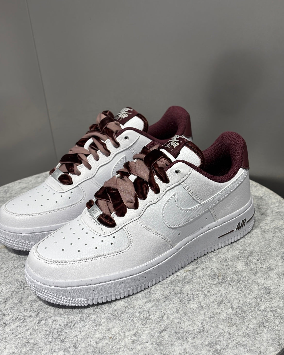 NIKE AIR FORCE 1 LACE | CHOCOLATE