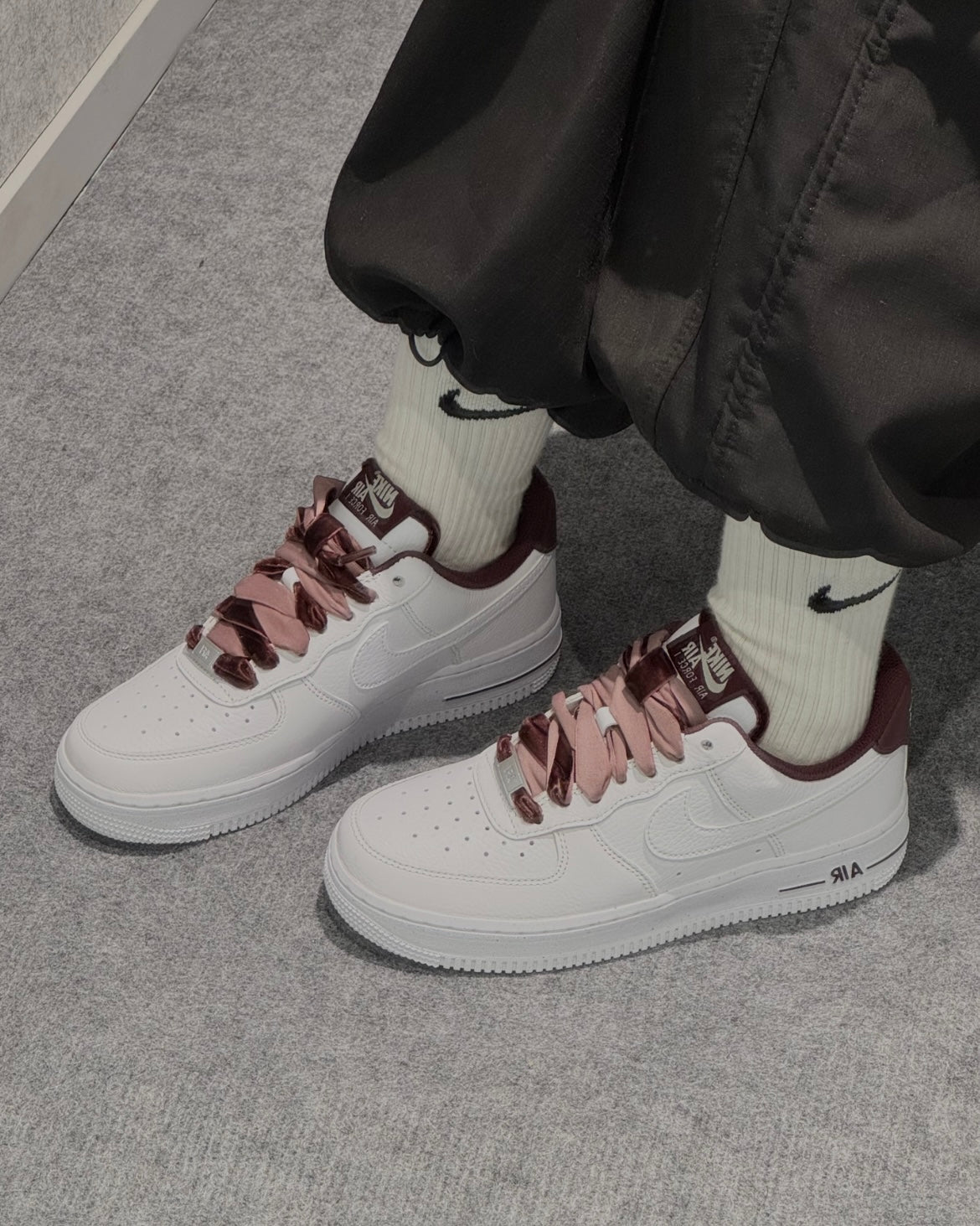 NIKE AIR FORCE 1 LACE | CHOCOLATE