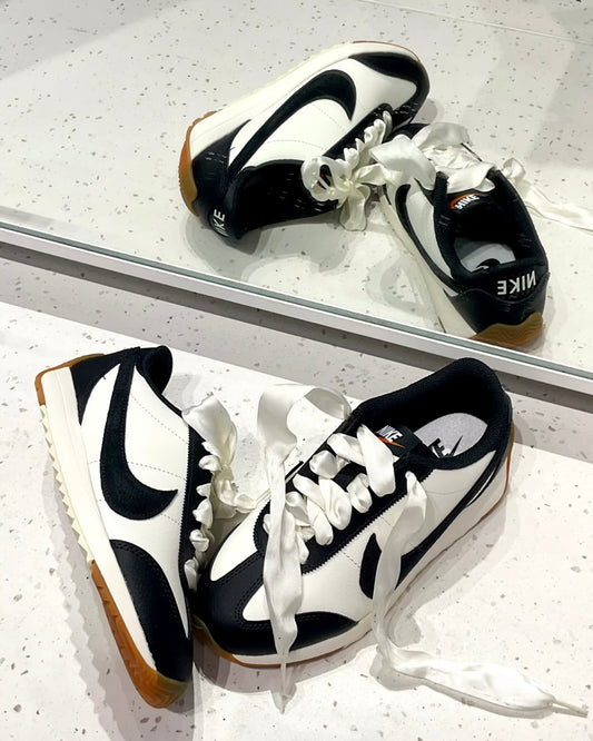 NIKE PACIFIC LTR | BLACK WHITE