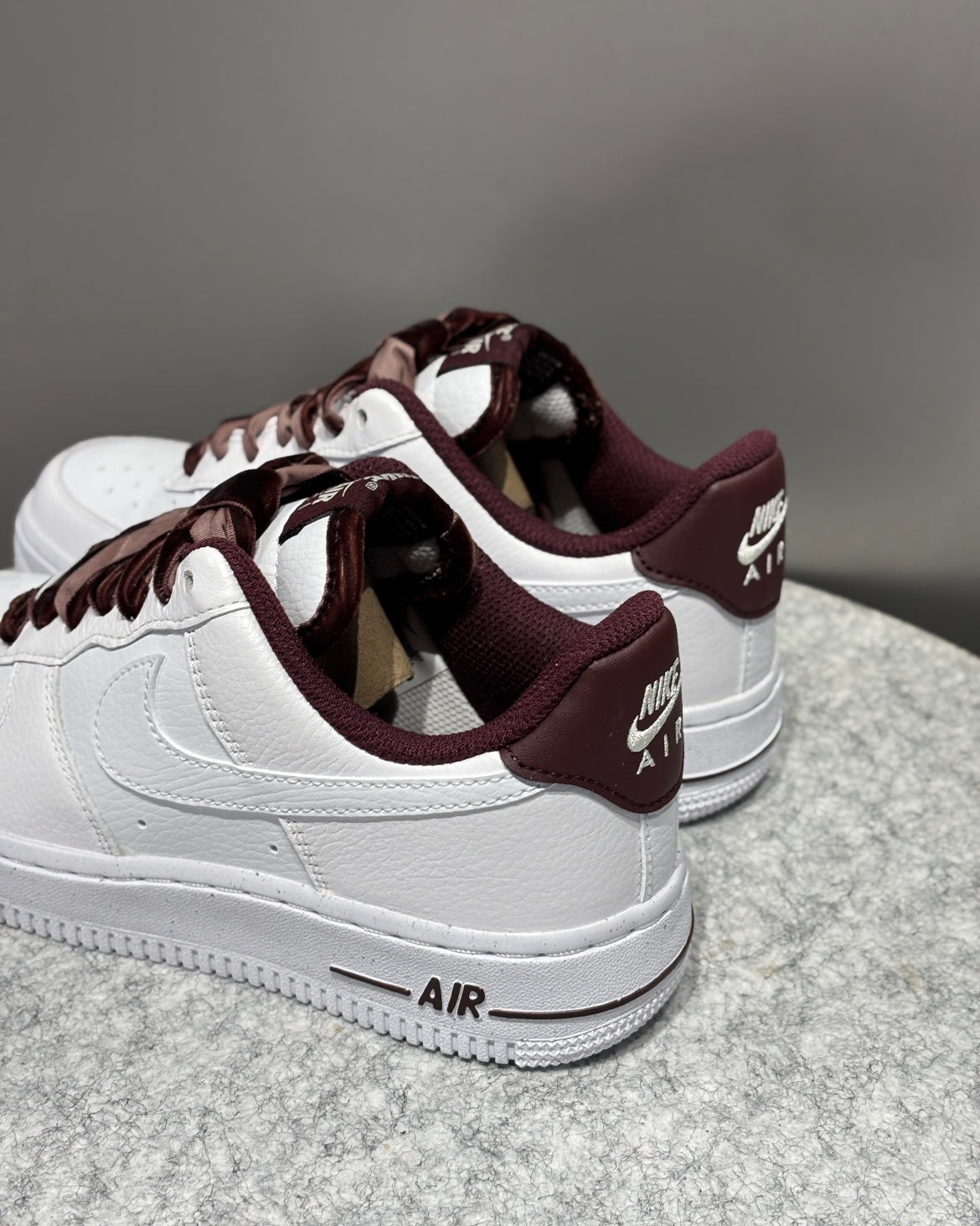 NIKE AIR FORCE 1 LACE | CHOCOLATE