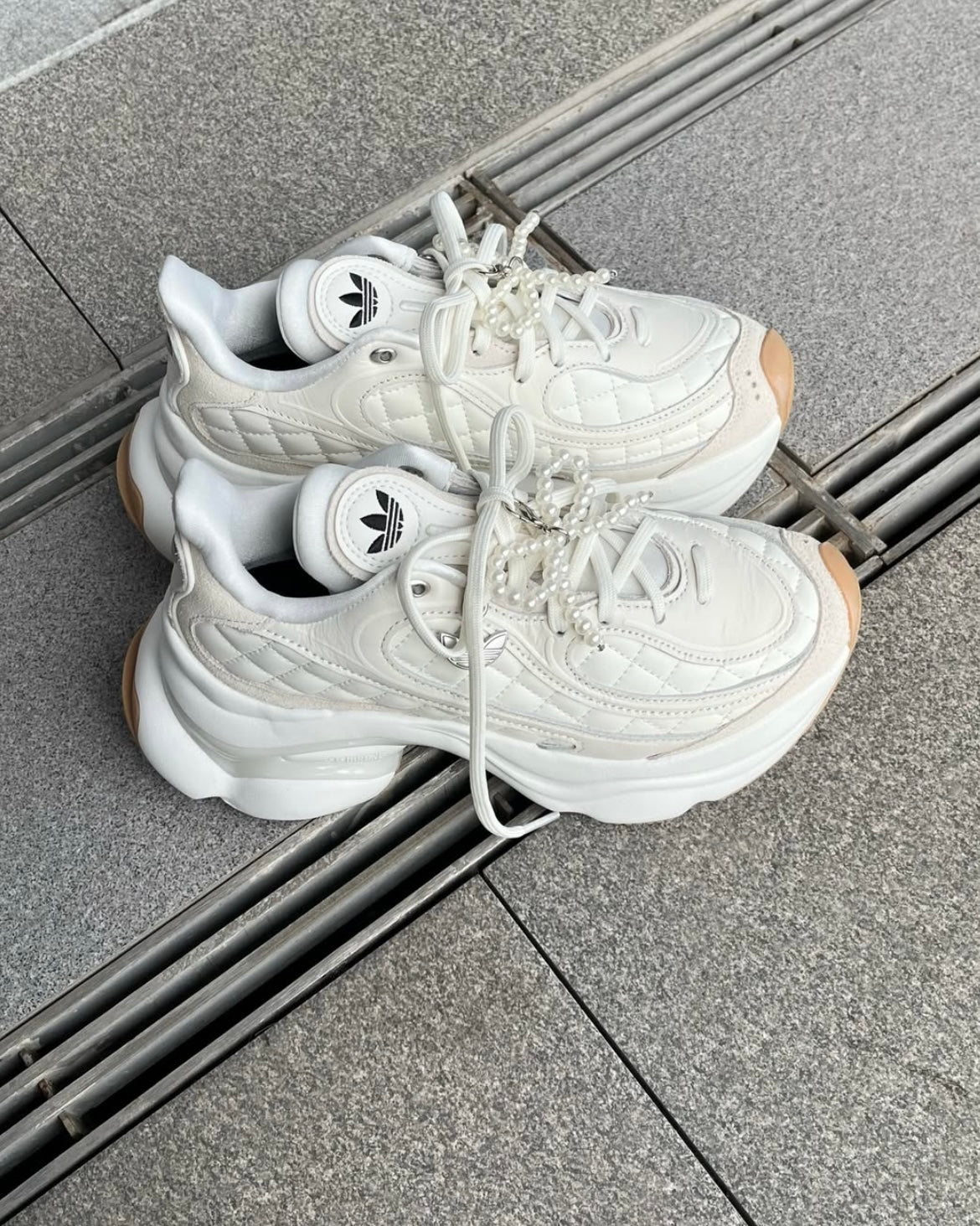 ADIDAS OZVENUZ | CREAM CHECKERED 小香風