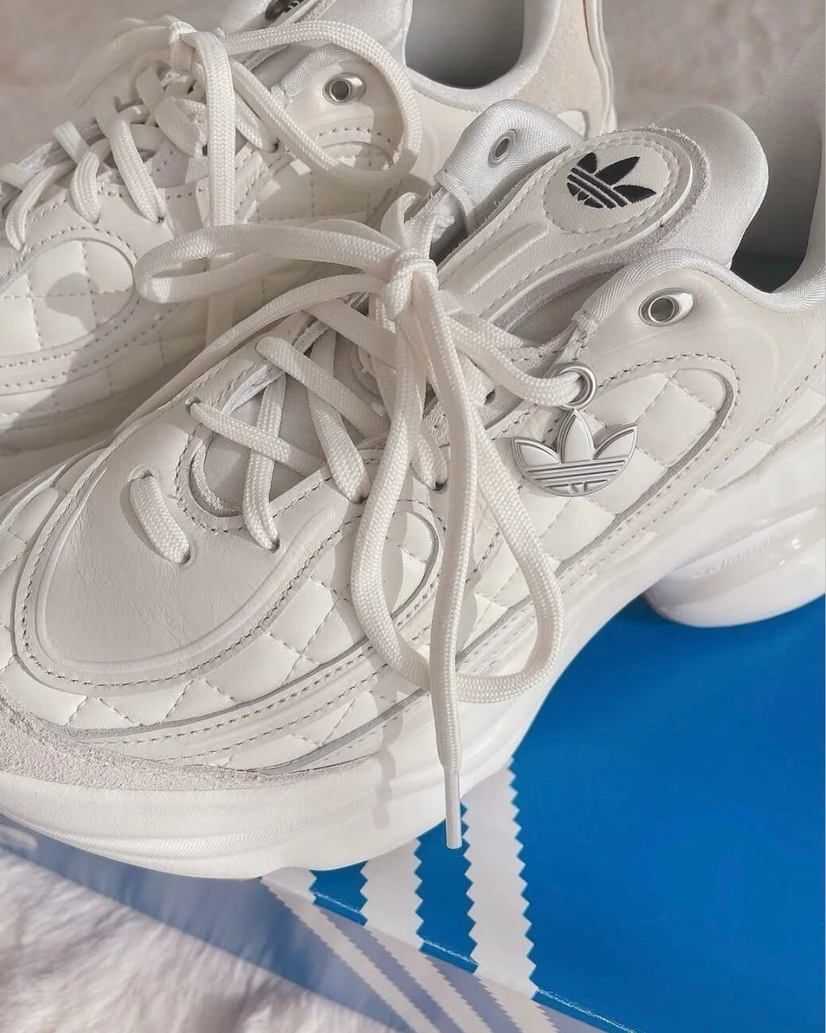 ADIDAS OZVENUZ | CREAM CHECKERED 小香風