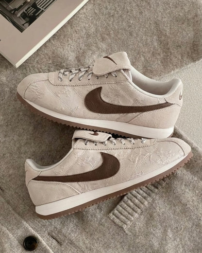NIKE CORTEZ TXT | RED BEAN