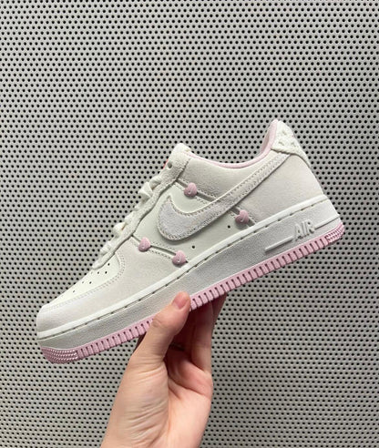 NIKE AIR FORCE 1 | HEART PINK