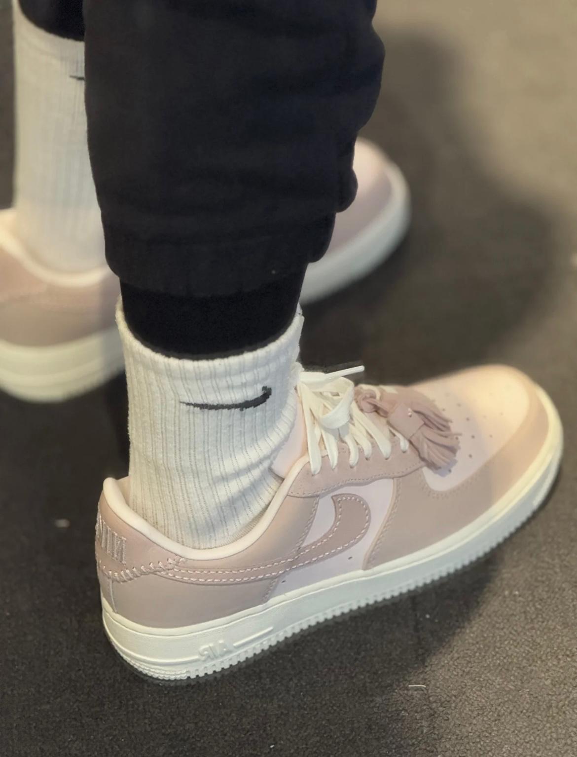 NIKE AIR FORCE 1 | PINK ( 流蘇款式 )