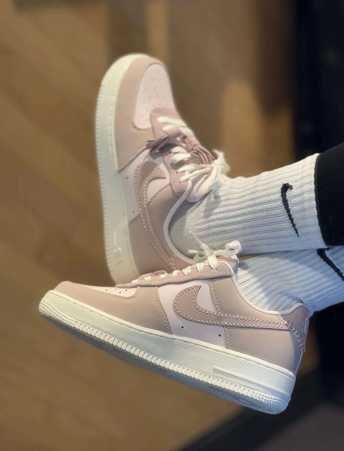 NIKE AIR FORCE 1 | PINK ( 流蘇款式 )