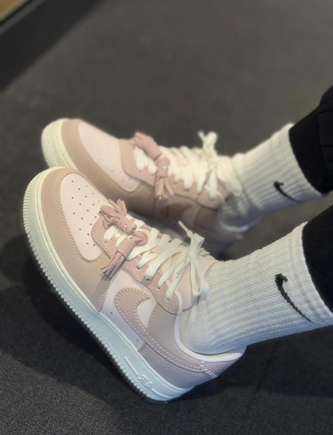 NIKE AIR FORCE 1 | PINK ( 流蘇款式 )
