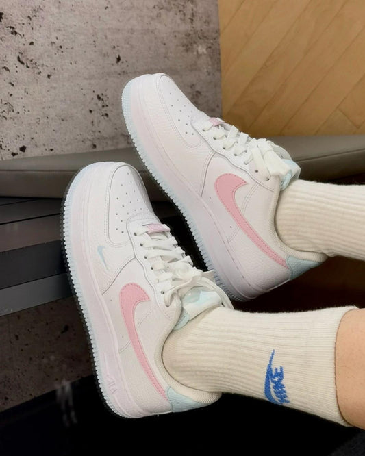 NIKE AIR FORCE 1 MINI SWOOSH | WHITE PINK BLUE