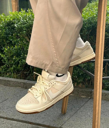 NIKE DUNK LOW | CREAMY BEIGE