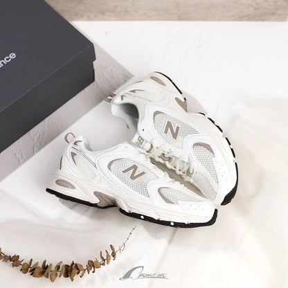NEW BALANCE 530 | CREAMY GREY