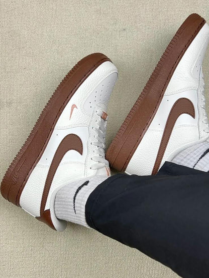 NIKE AIR FORCE 1 | CHOCO