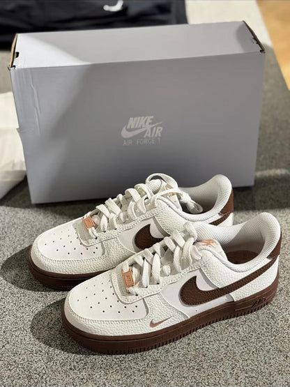 NIKE AIR FORCE 1 | CHOCO