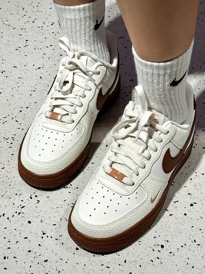 NIKE AIR FORCE 1 | CHOCO