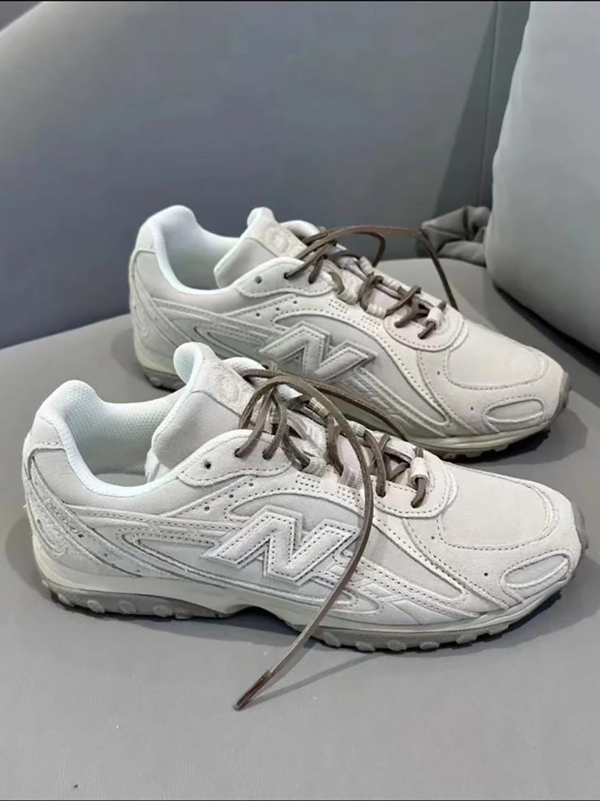 NEW BALANCE 204 | WARM GREY