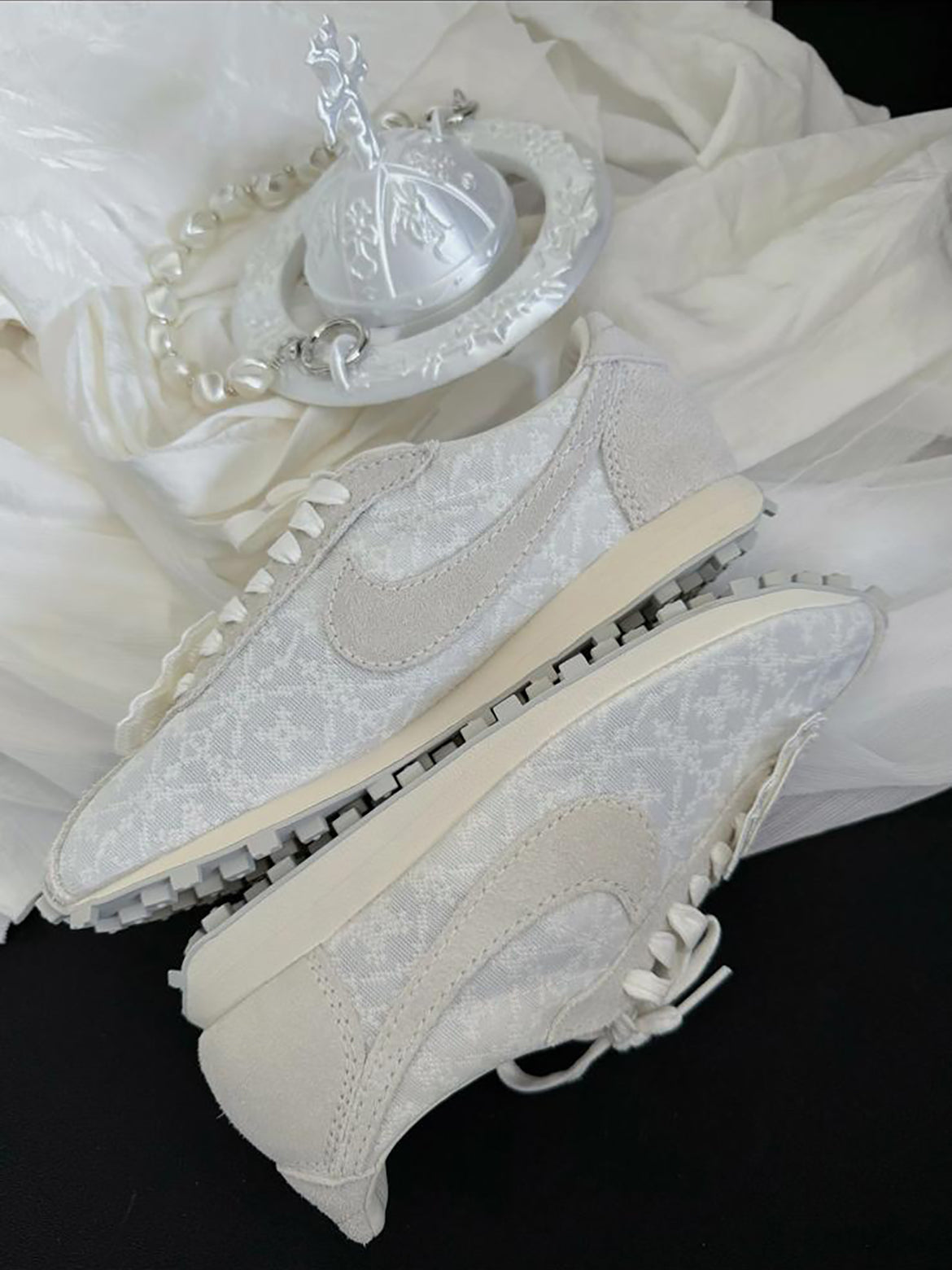 NIKE LD1000 | CREAM WHITE LACE