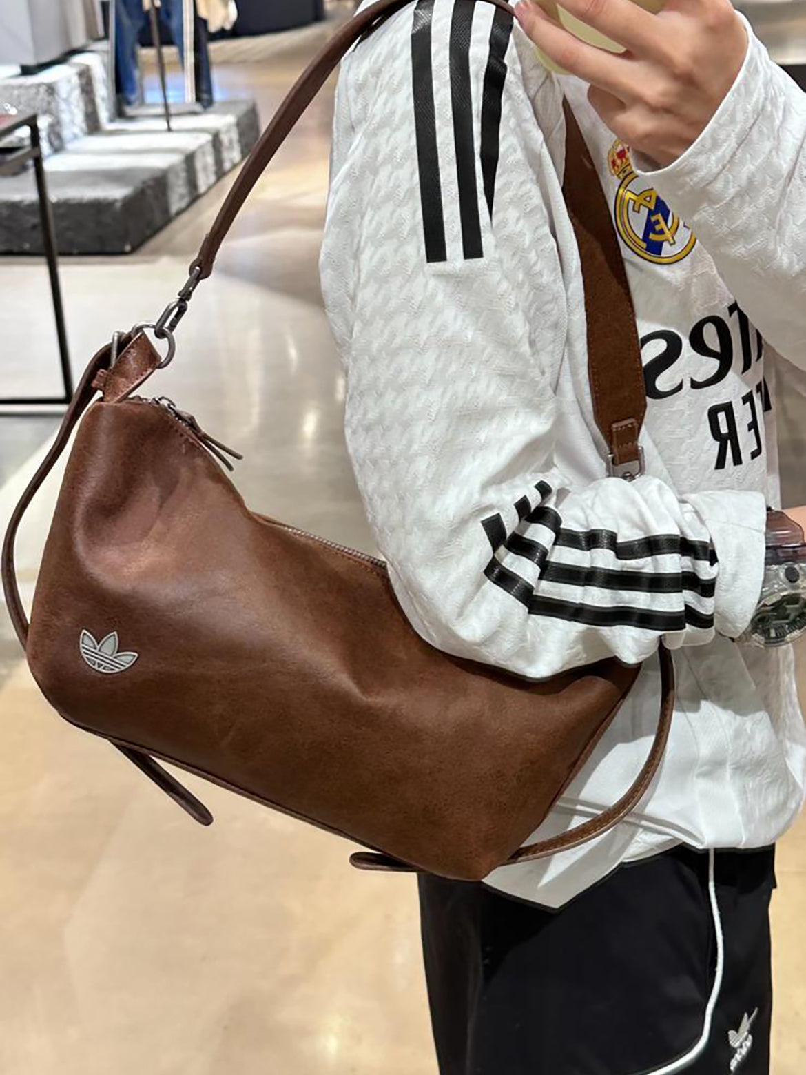 ADIDAS 復古可可色單肩袋