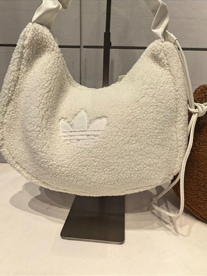 ADIDAS CORDUROY 毛毛雲朵袋 | 2 COLORS