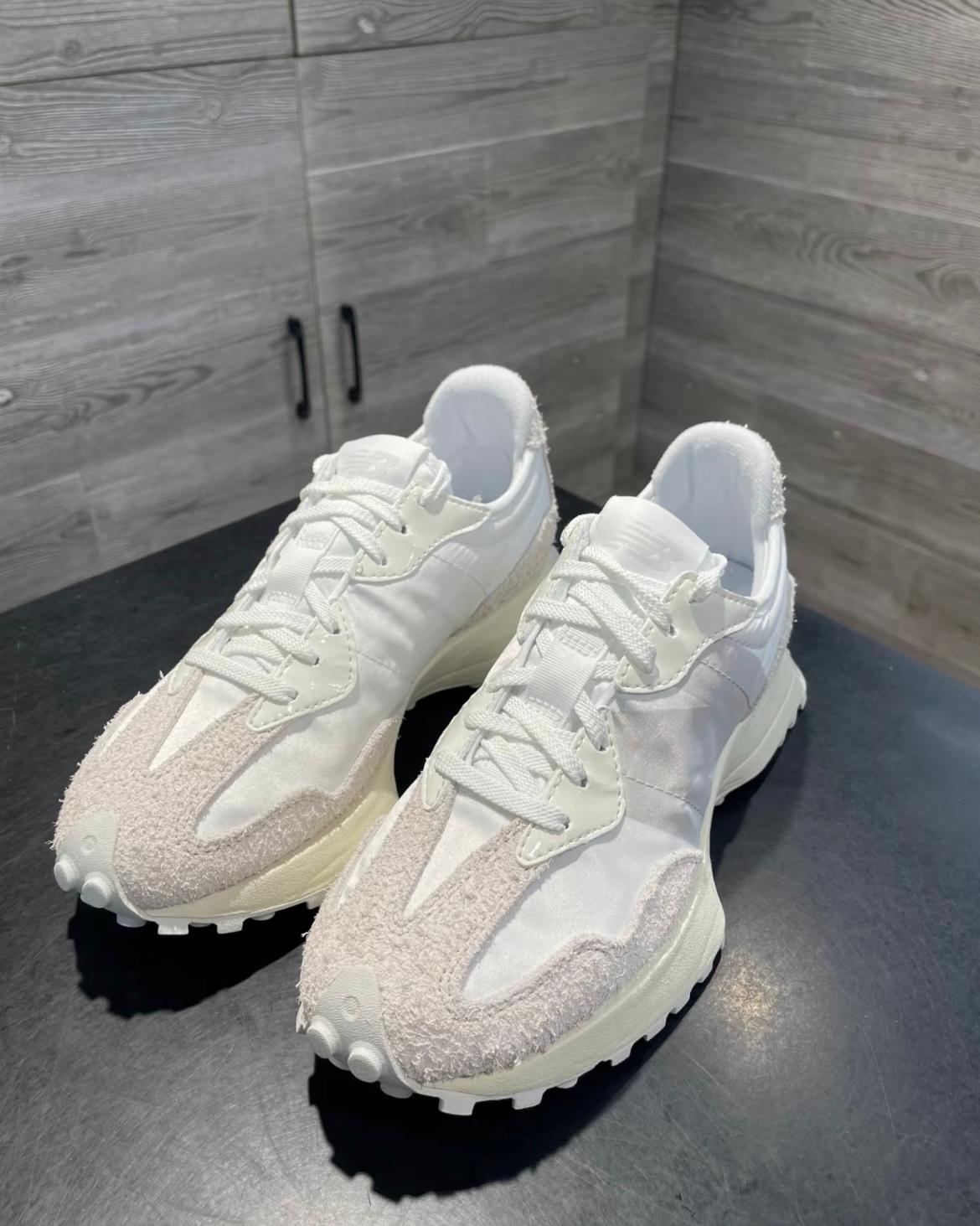 NEW BALANCE 327 | CREAM BEIGE