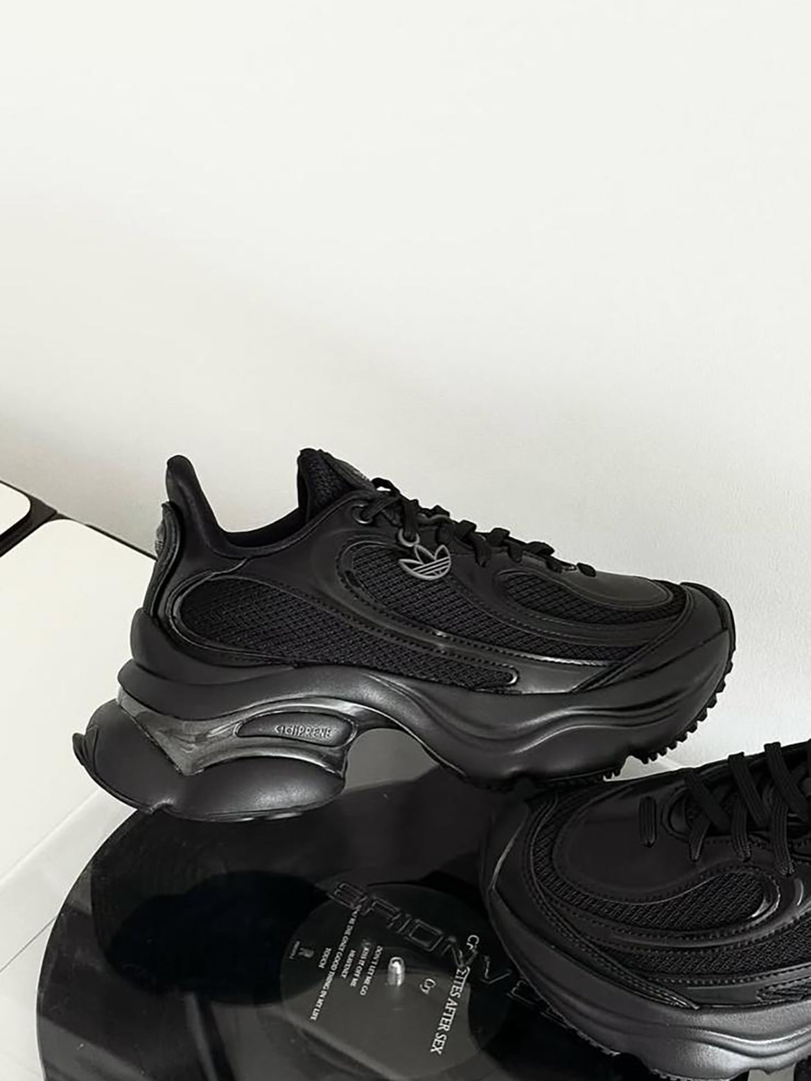 ADIDAS OZVENUZ | BLACK