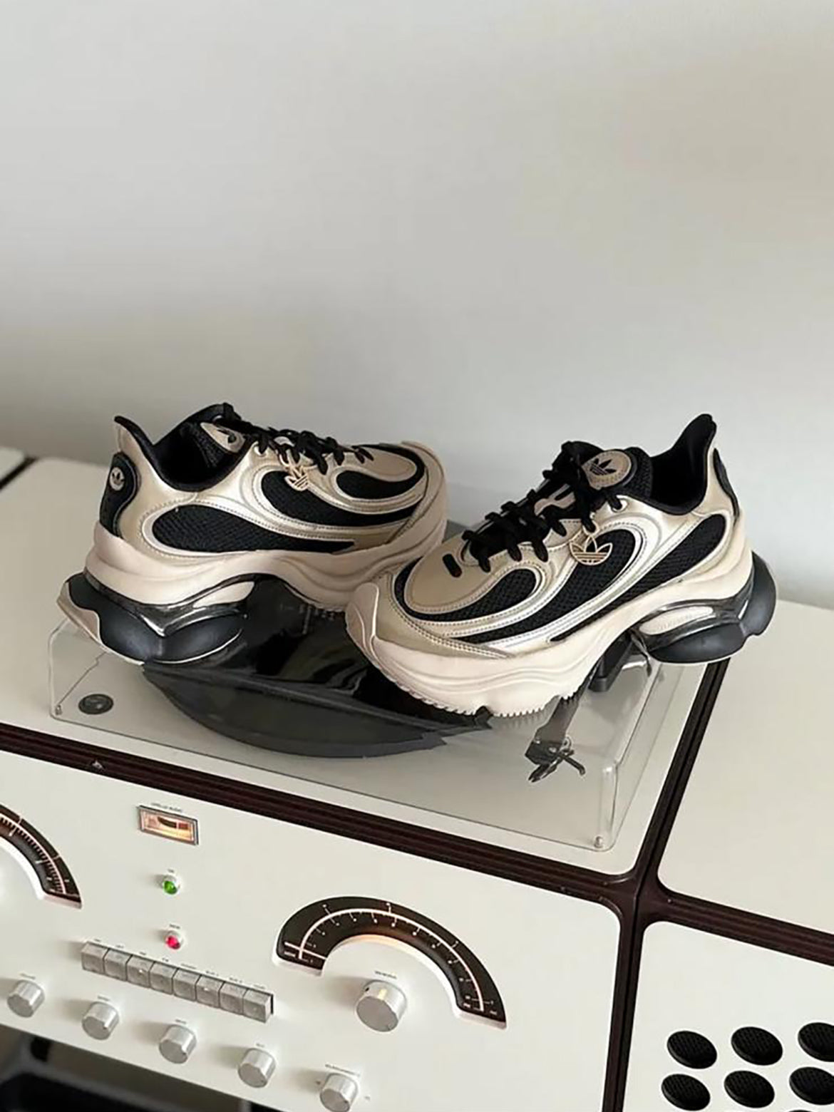 ADIDAS OZVENUZ | BRONZE