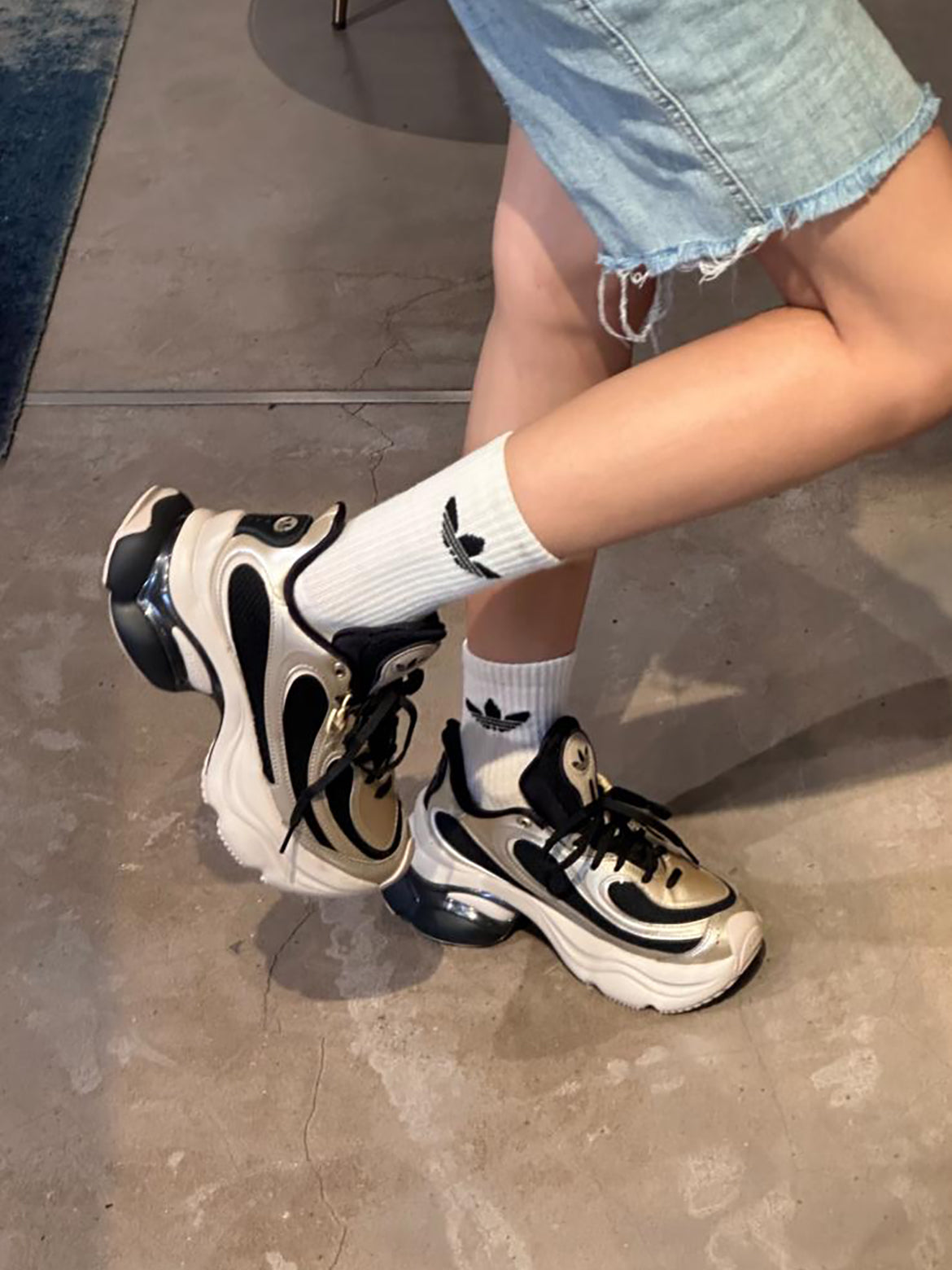 ADIDAS OZVENUZ | BRONZE