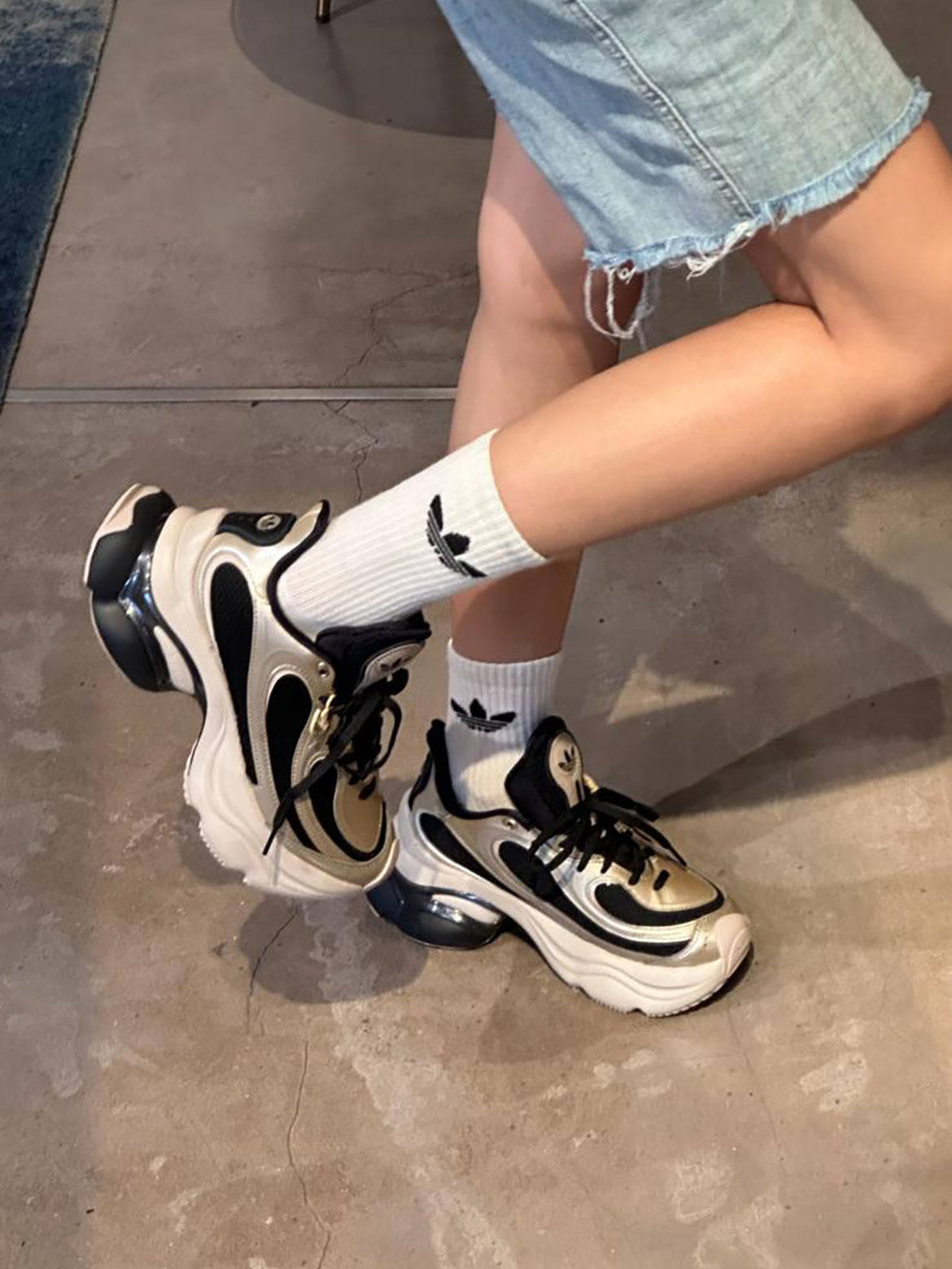 ADIDAS OZVENUZ | BRONZE