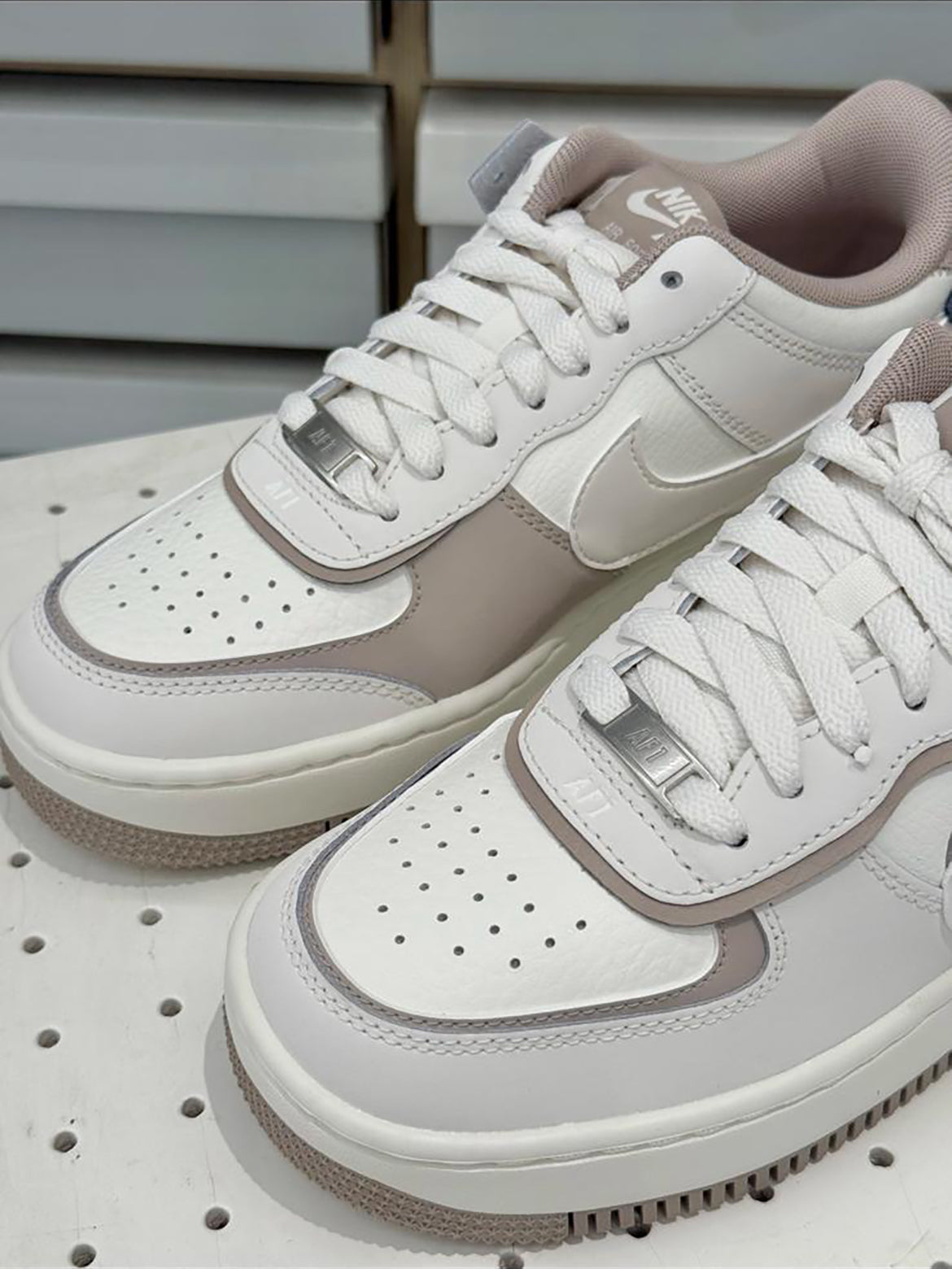 NIKE AIR FORCE 1 | MILKTEA BROWN