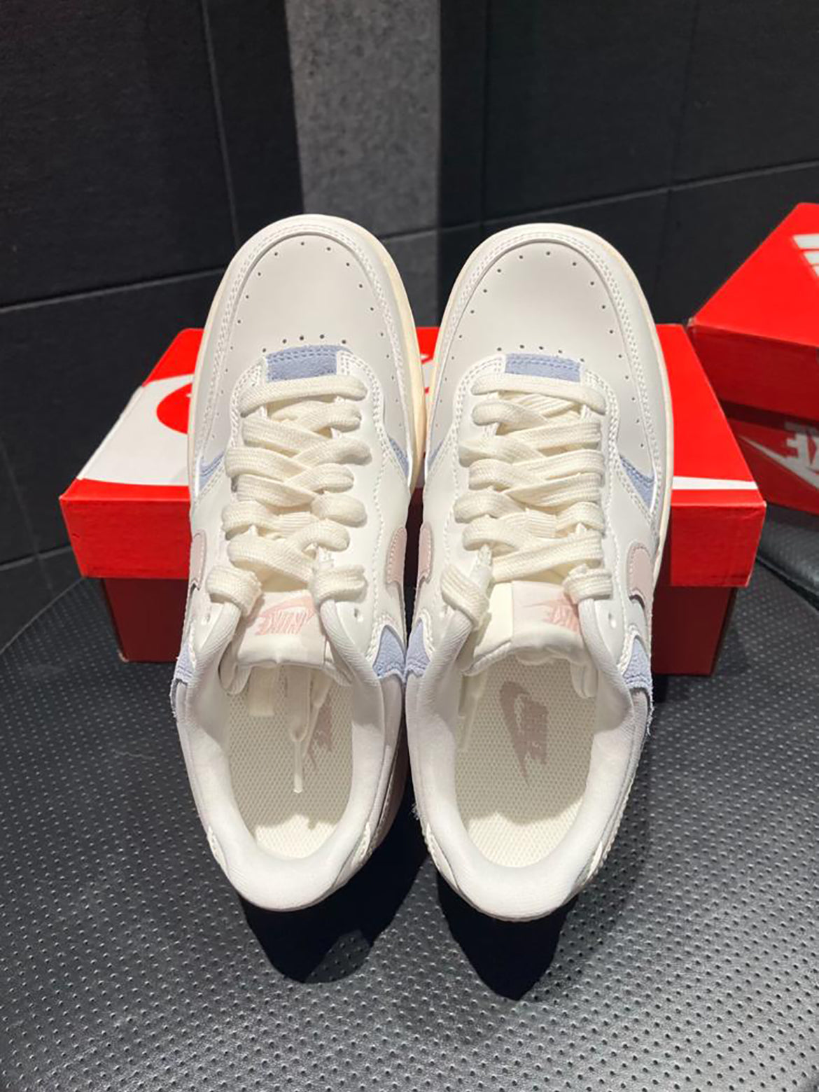 NIKE GAMMA FORCE | MACAROON