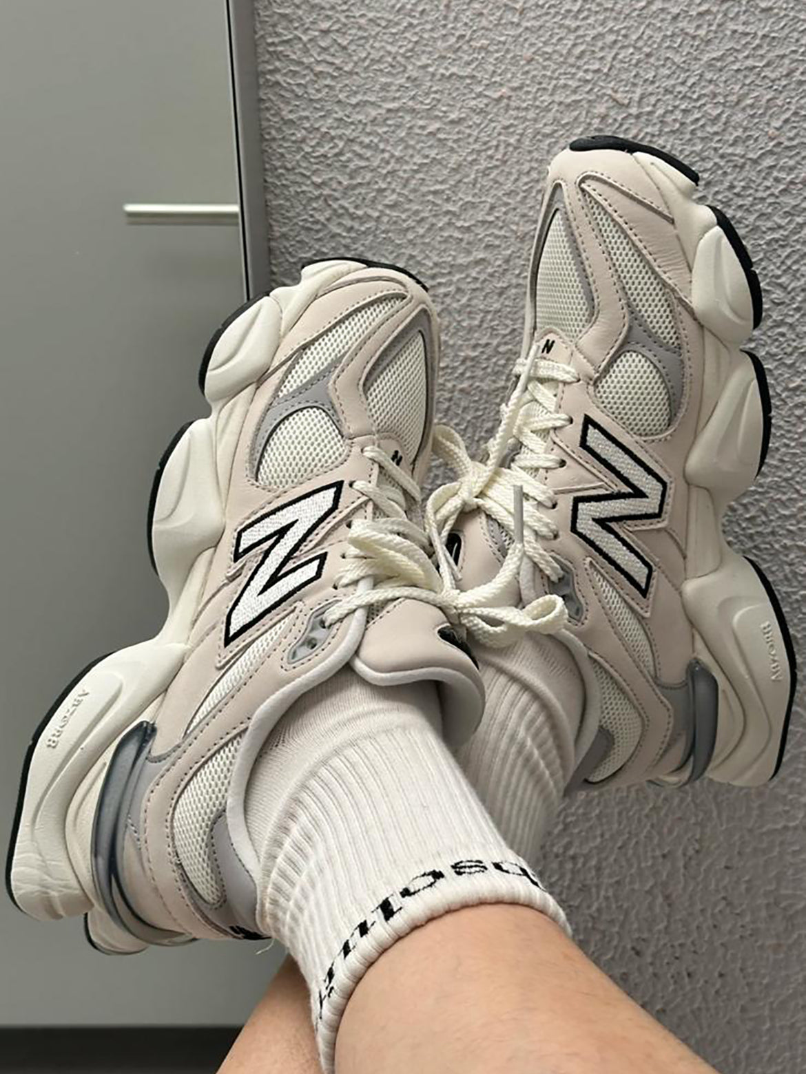 NEW BALANCE 9060 | MILKTEA GREY