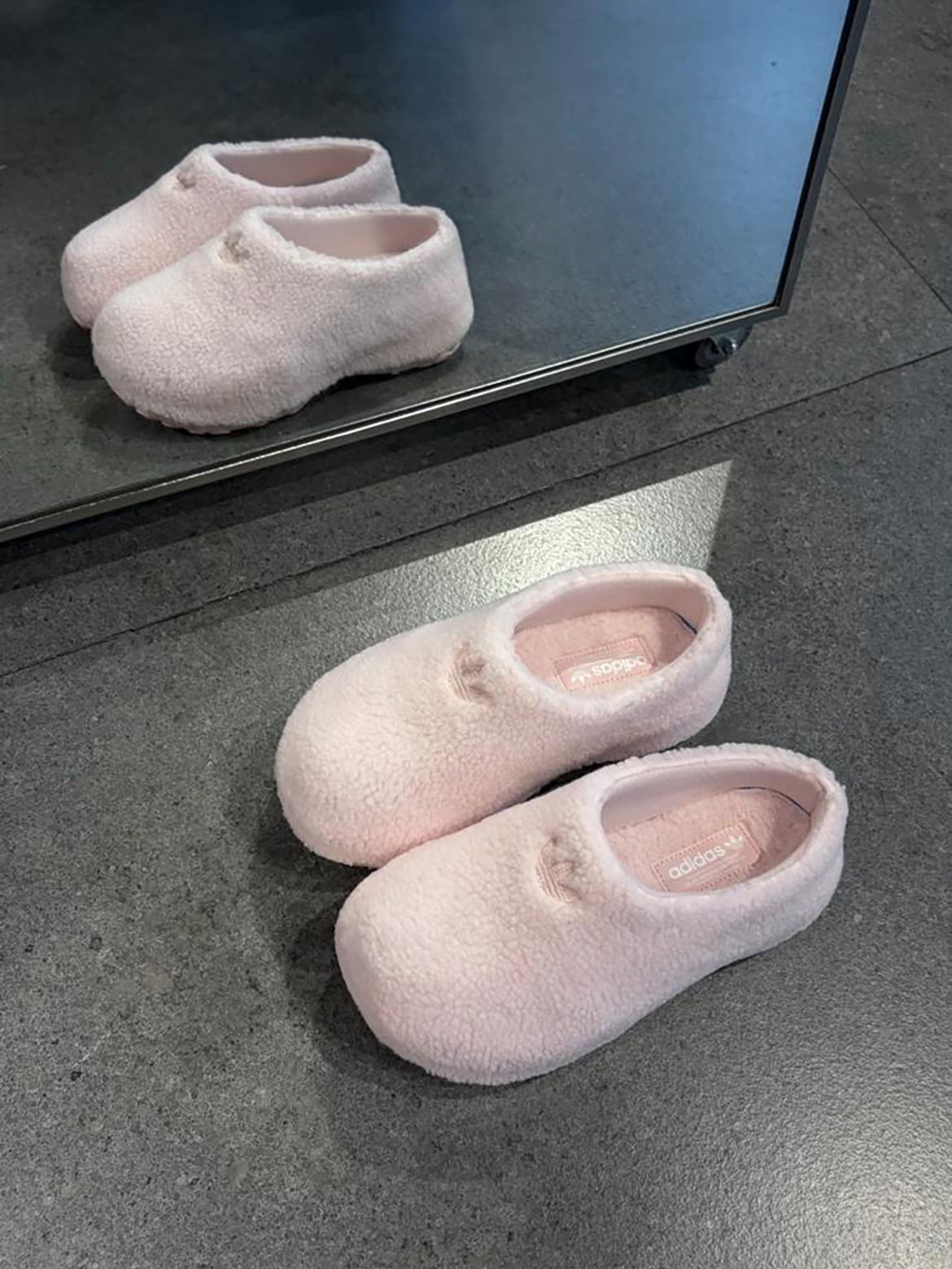 ADIDAS ADIFOM STAN MULE | 2 COLORS